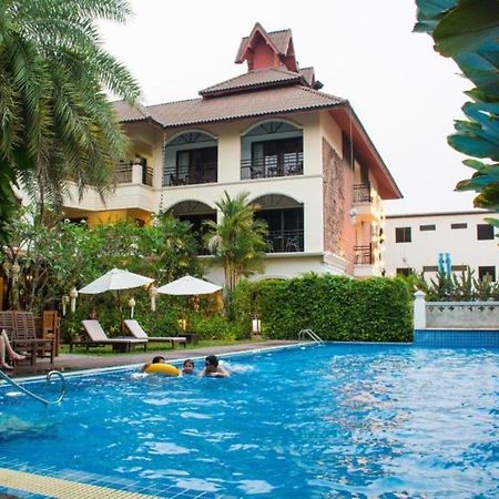 Phoomthai Garden Hotel Phrae Exterior photo