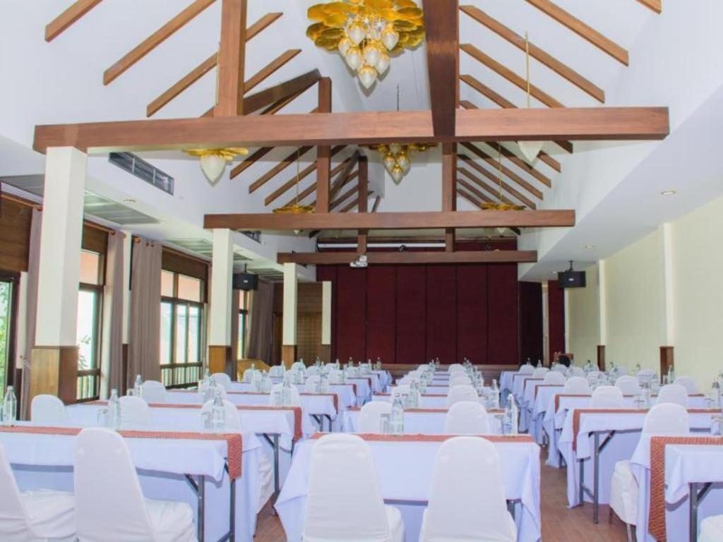 Phoomthai Garden Hotel Phrae Exterior photo
