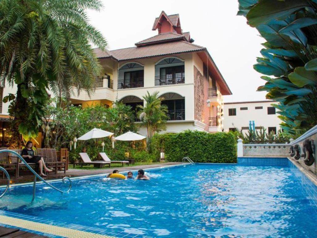 Phoomthai Garden Hotel Phrae Exterior photo