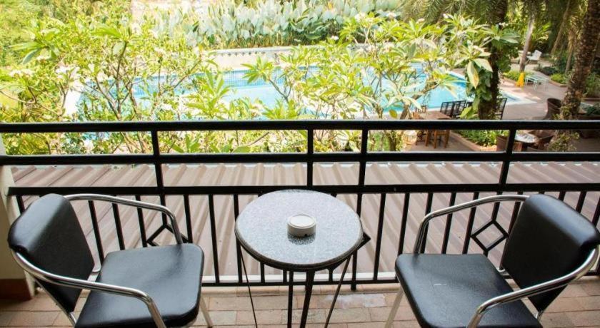 Phoomthai Garden Hotel Phrae Exterior photo